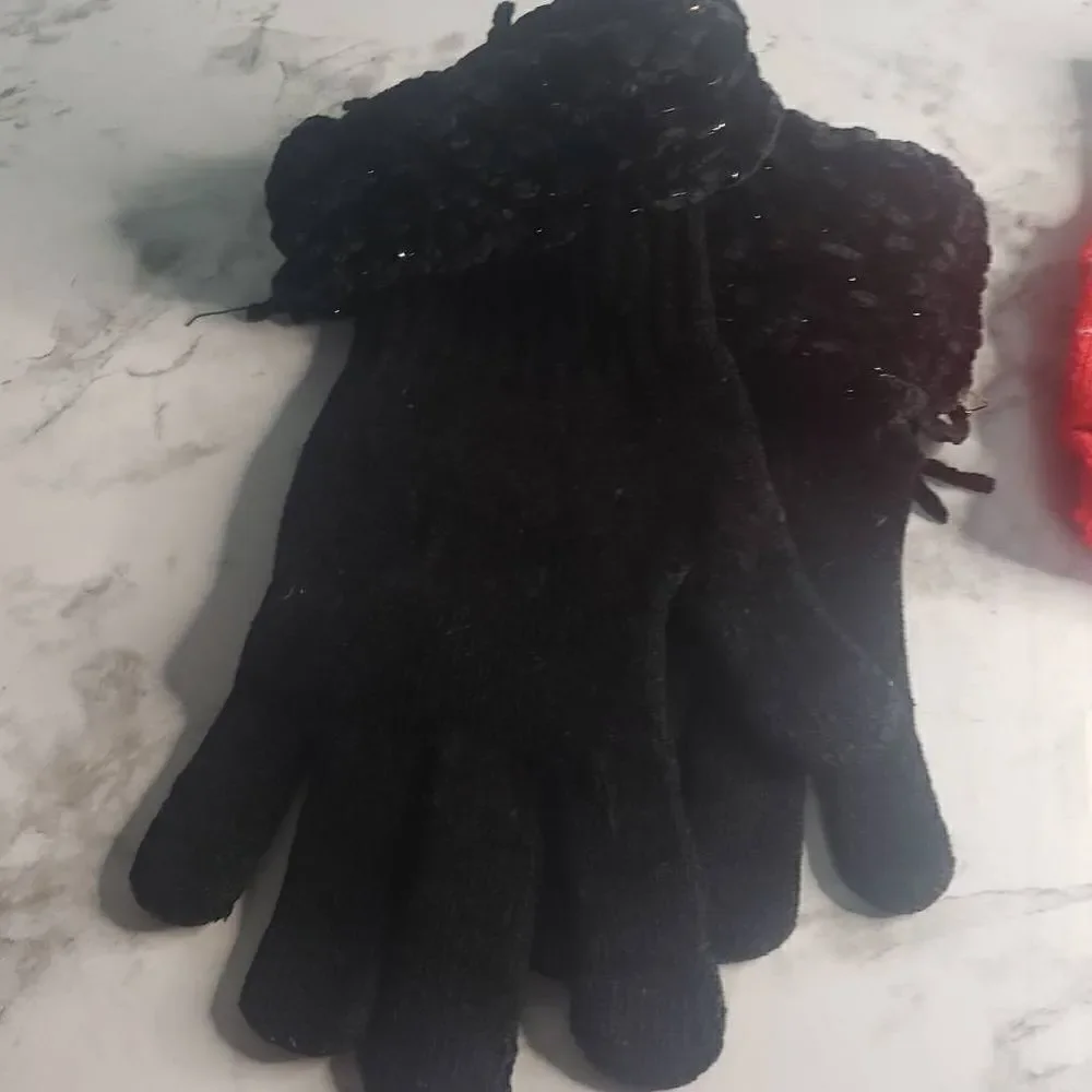 5 Gloves/Mittens Bundle